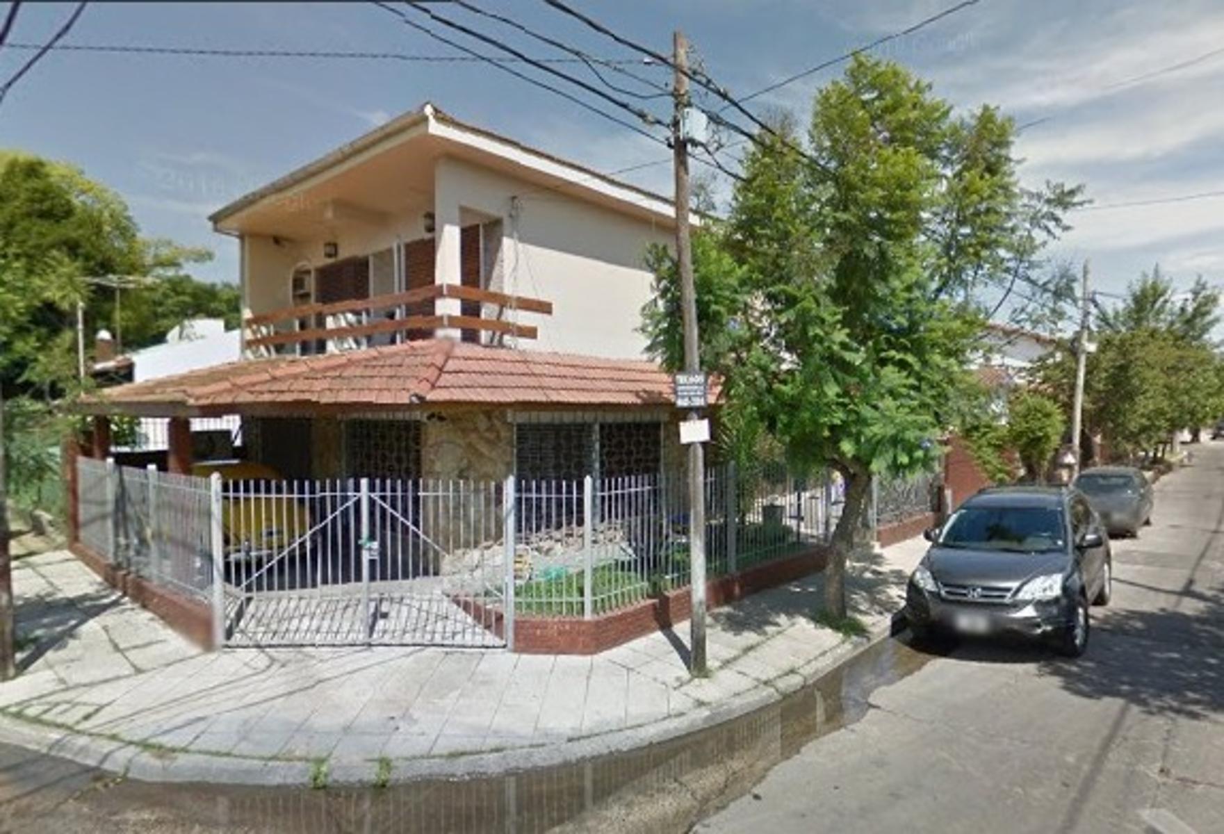 CIUDAD JARDIN. Casa de 5 ambientes. Posibilidad de tomar menor valor. — foto 9