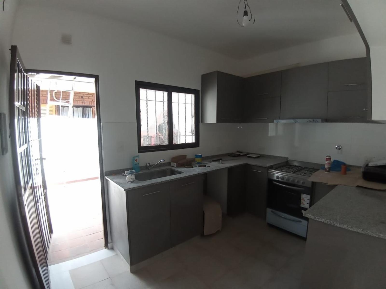 RAMOS MEJIA - Alquiler duplex 3 ambientes con cochera