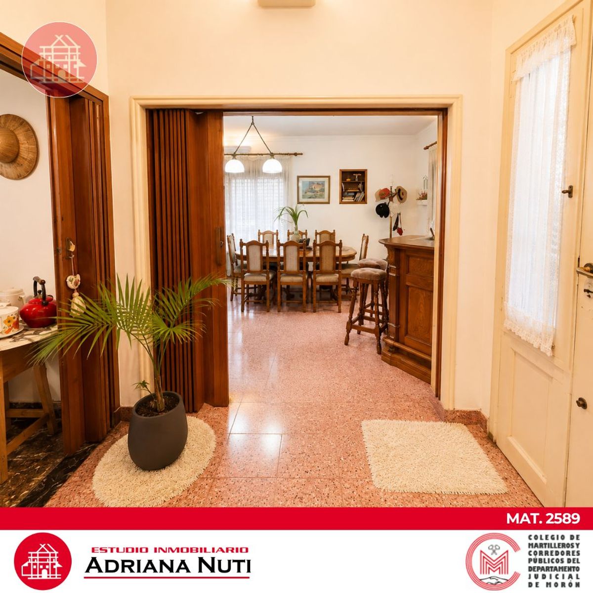 CHALET 3 AMBIENTES CON COCHERA - 2