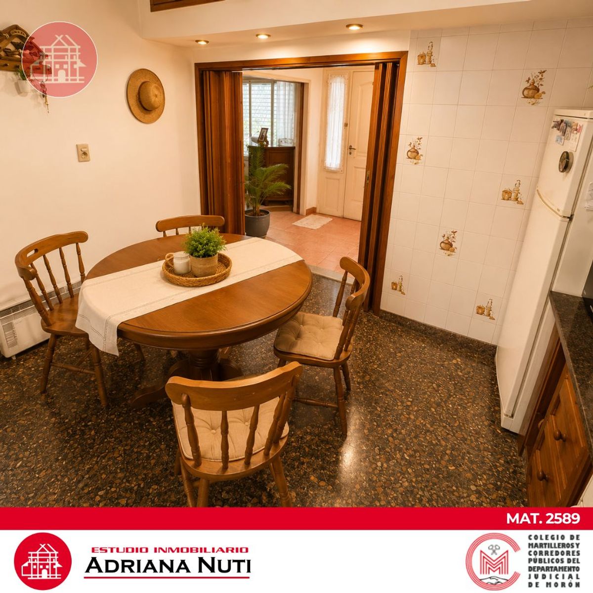 CHALET 3 AMBIENTES CON COCHERA - 10