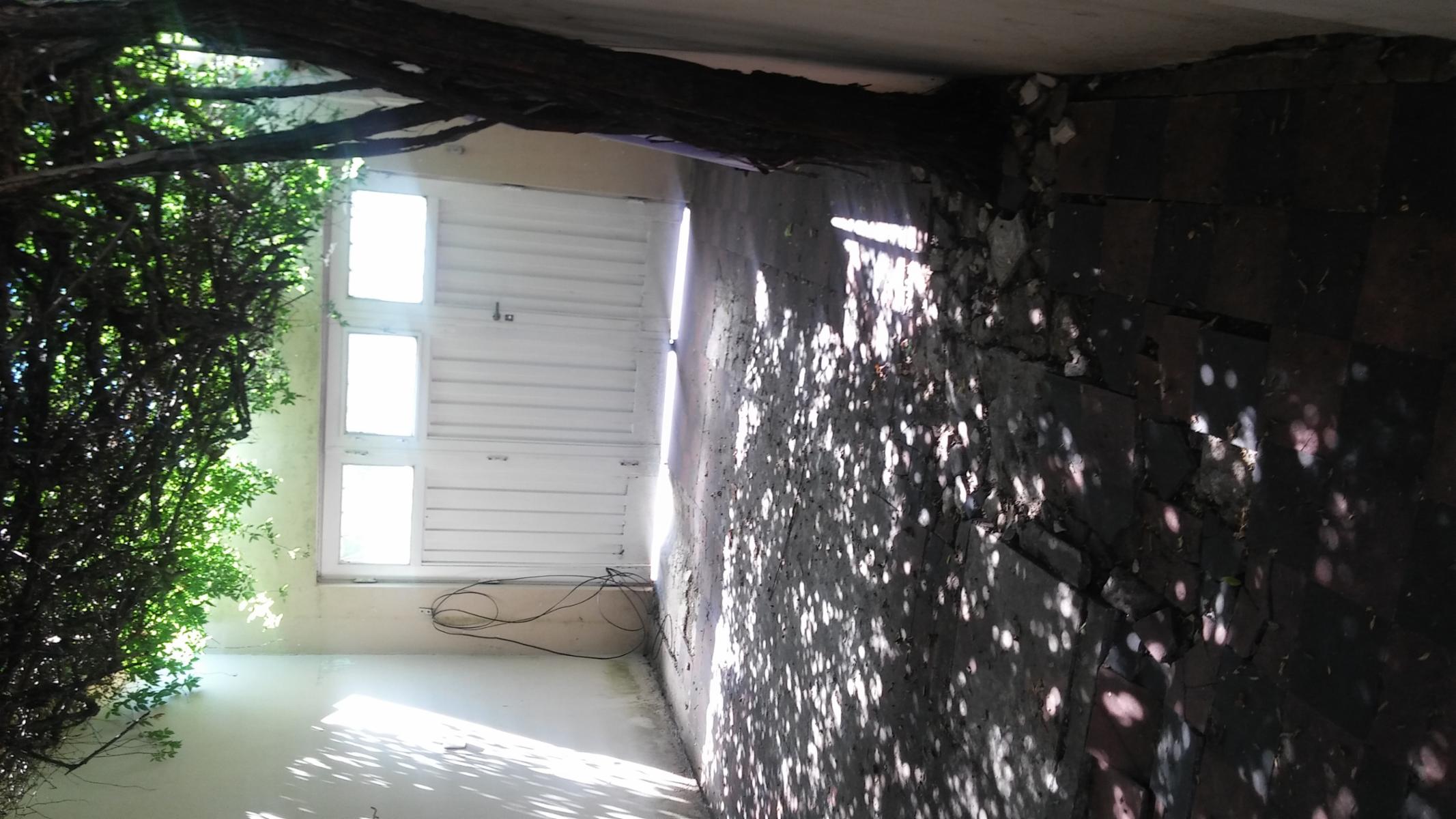 SE VENDE CASA CON TERRENO Y GARAGE EN QUILMES OESTE — foto 3