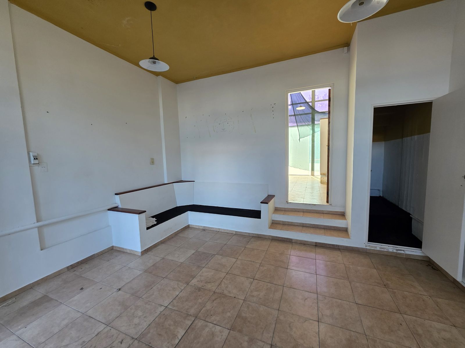 Vendo Local/Oficina de 70 m² en Pleno Centro de Concepción del Uruguay - 2
