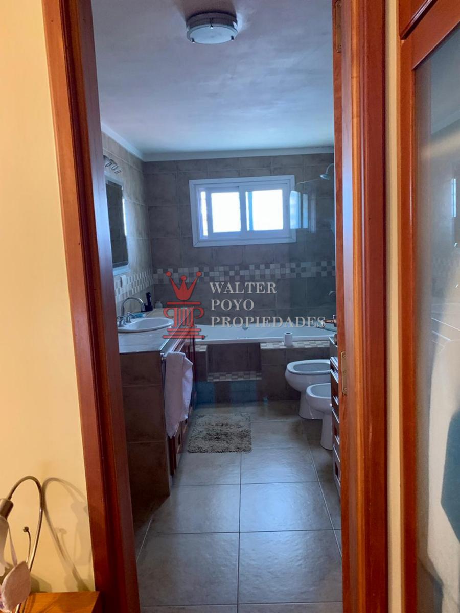 Venta casa tipo chalet permuta, 4 amb, 4 baños uno en suite, garaje 3 autos — foto 5