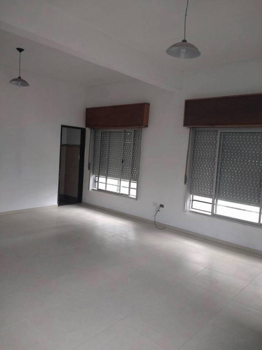 DEPTO DE DOS AMBIENTES EN PLANTA BAJA EN VENTA — foto 3
