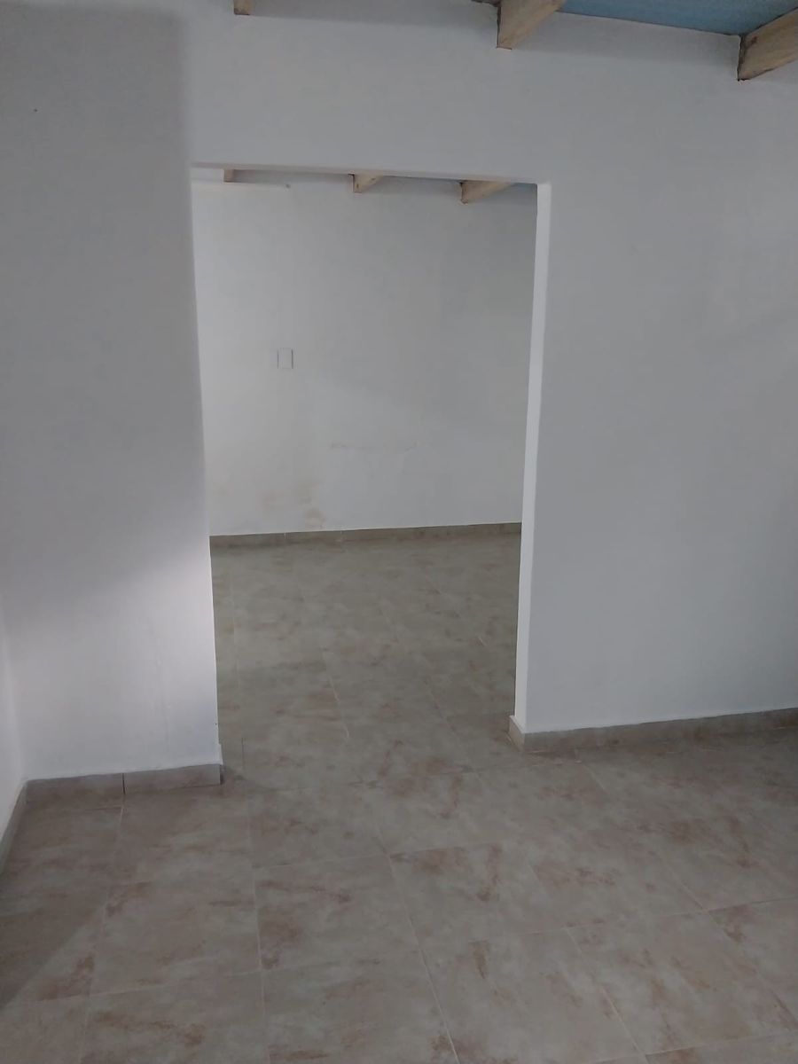 Local Comercial con patio - 4