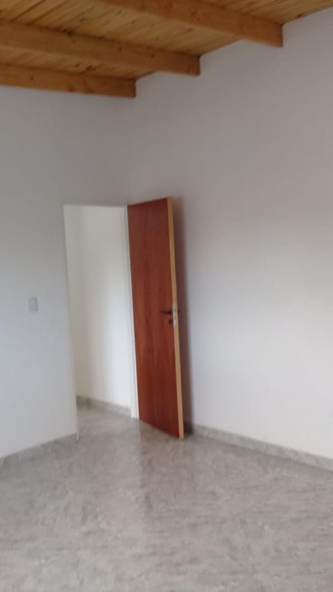 Departamento de dos dormitorios, baño, cocina comedor, con cochera a estenar - 7