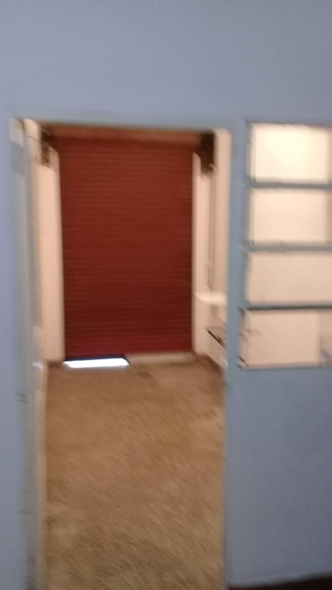 Casa con local a la venta de 2 dormitorios, 2 baños,cocinacomedor,living,, lavadero patio al fondo, entrada para 2 autoslote de10x35 local de 3x8 con baño — foto 6