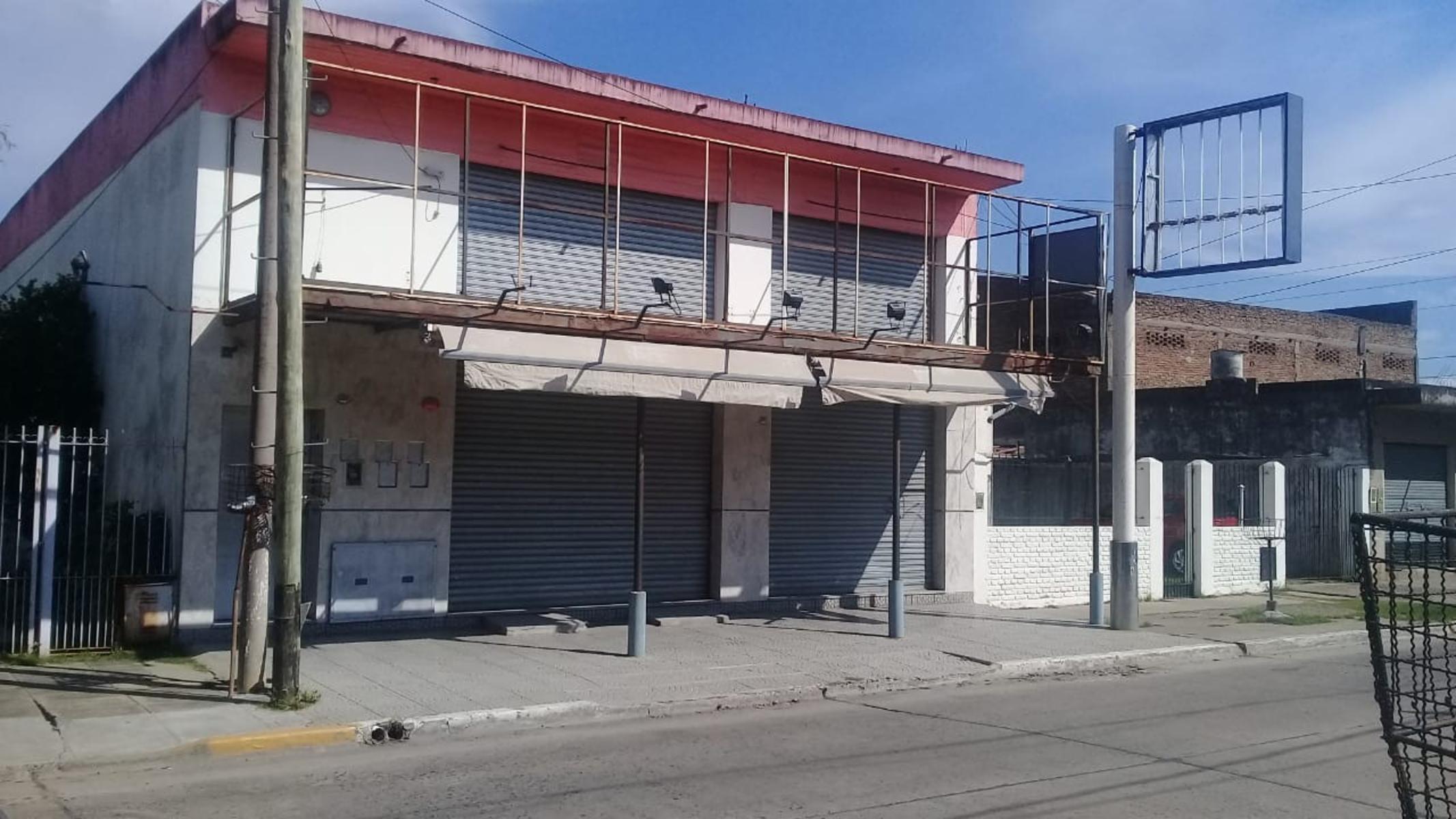 LOCAL CON ENTREPISO A METROS DE RUTA 197 - 3