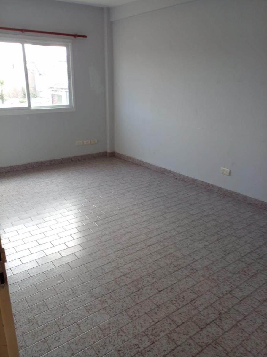local con 4 oficinas - 6