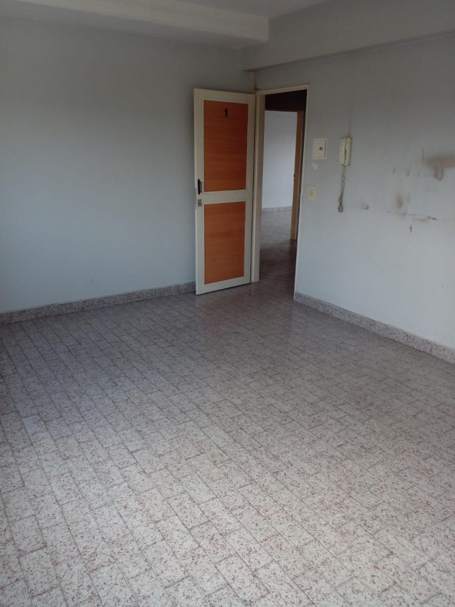 local con 4 oficinas - 9