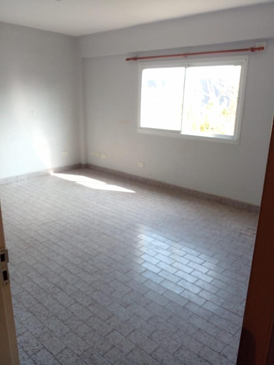 local con 4 oficinas - 11