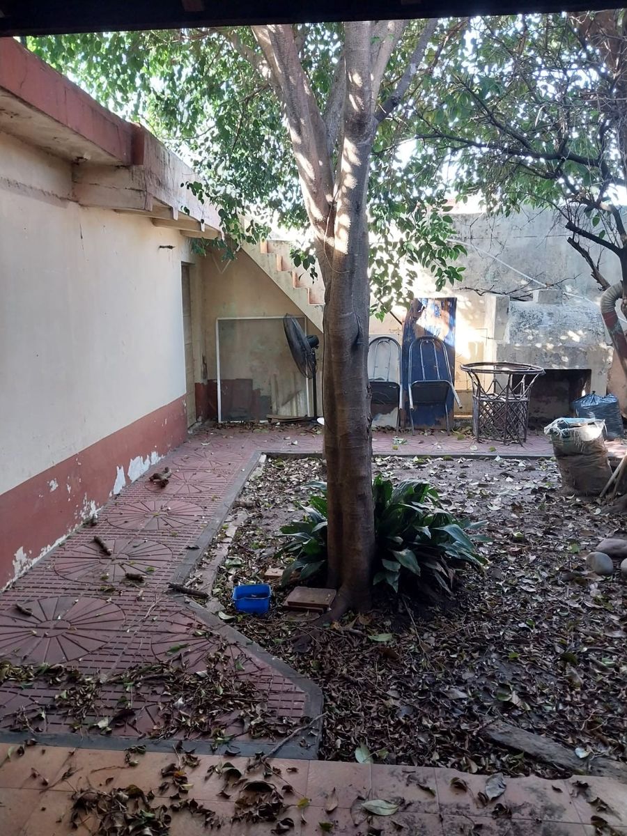 Casa centrica y a 2 cuadras de la Estacion con dos locales — foto 5