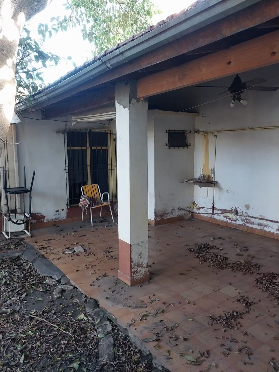 Casa centrica y a 2 cuadras de la Estacion con dos locales — foto 7