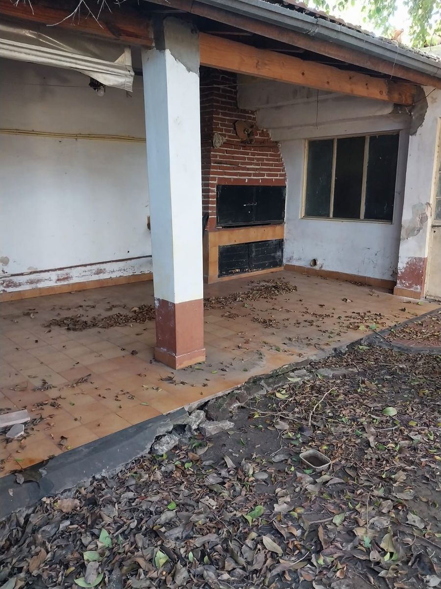 Casa centrica y a 2 cuadras de la Estacion con dos locales — foto 11