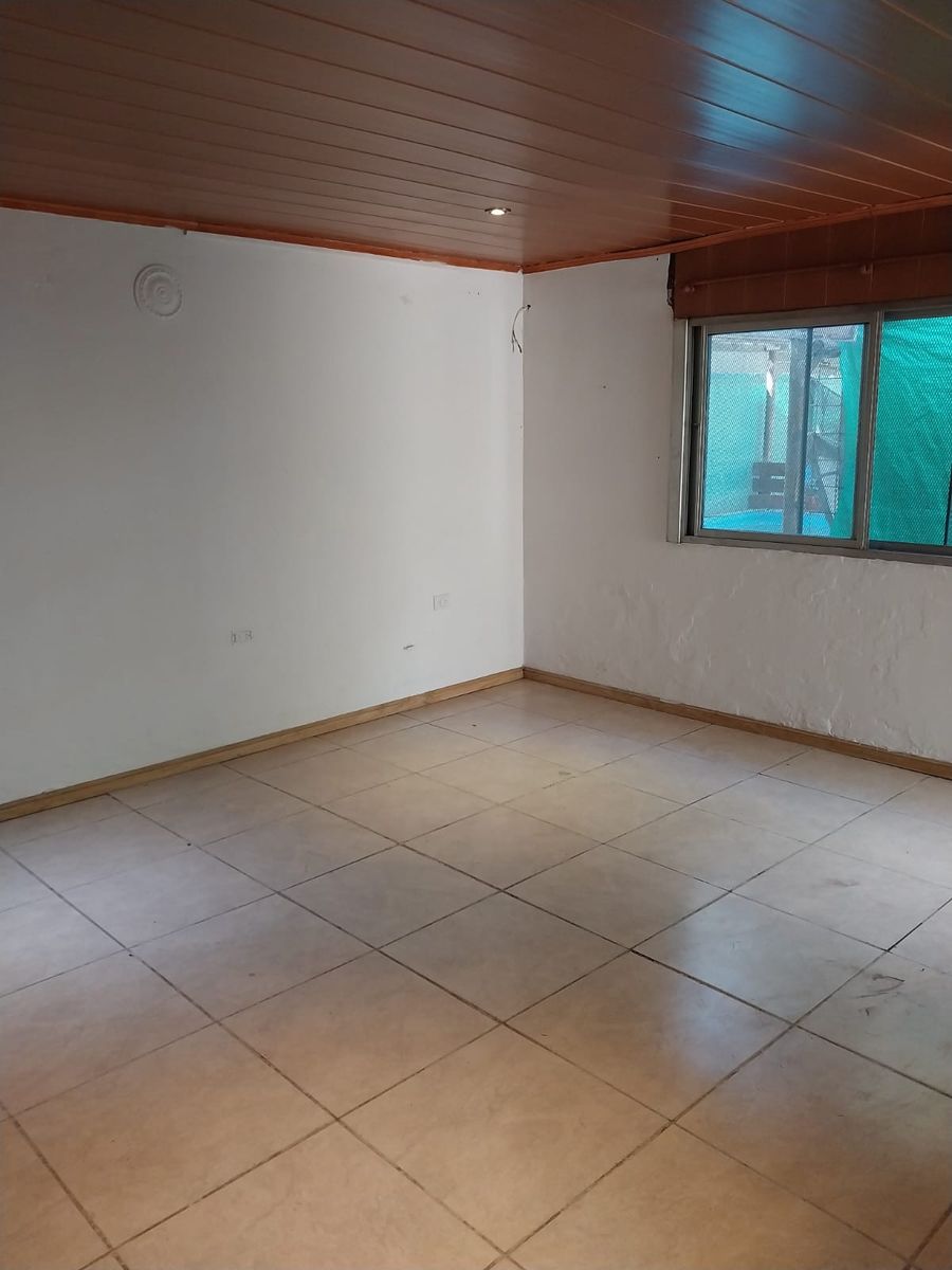 Casa en alquiler con cochera - 5