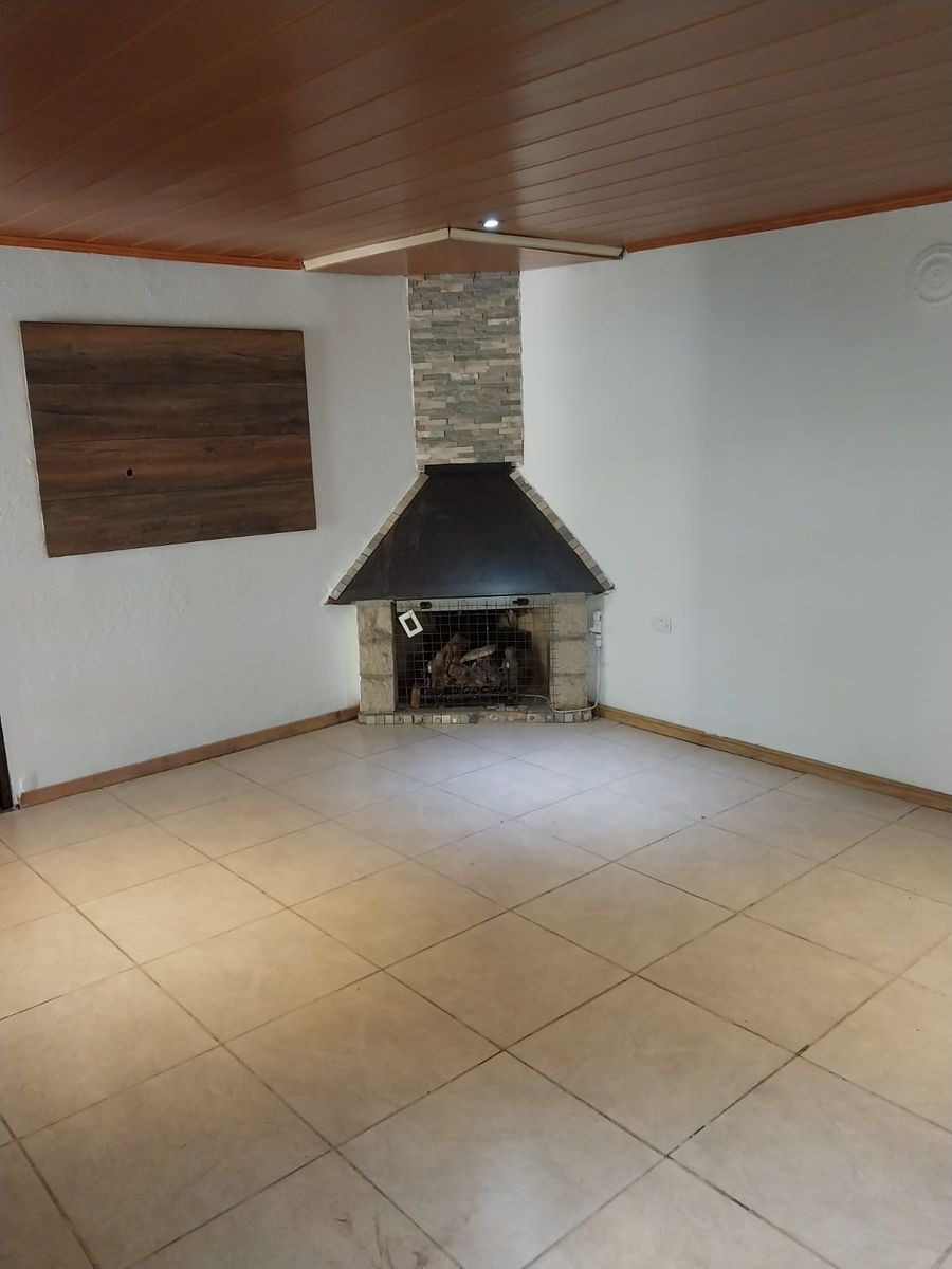 Casa en alquiler con cochera - 6