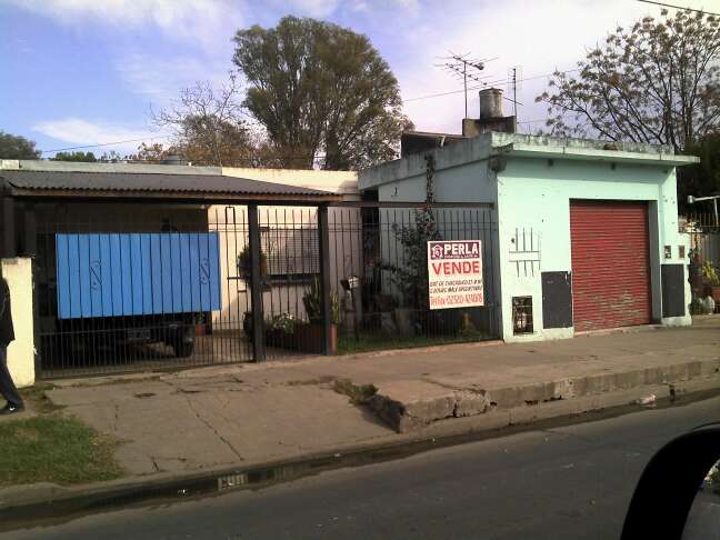 Casa a la Venta con local