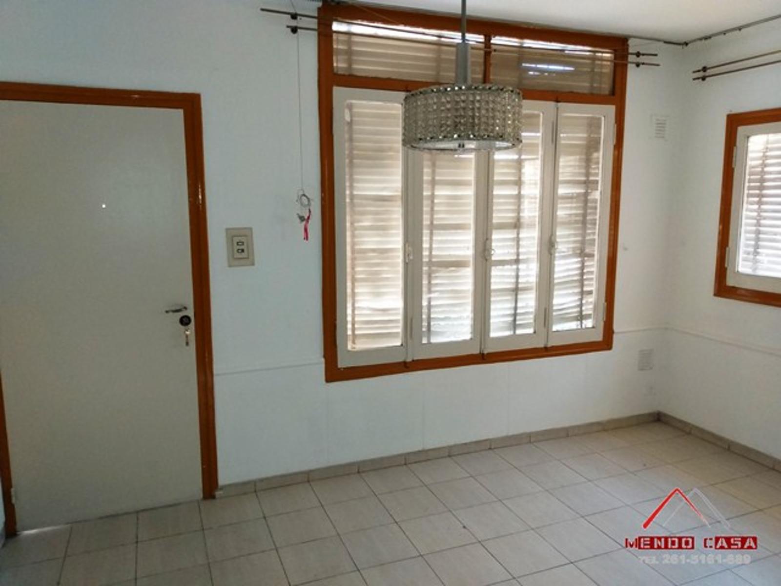 MENDOCASA INMOBILIARIA VENDE CASA EN DORREGO EXCELENTE ZONA — foto 2