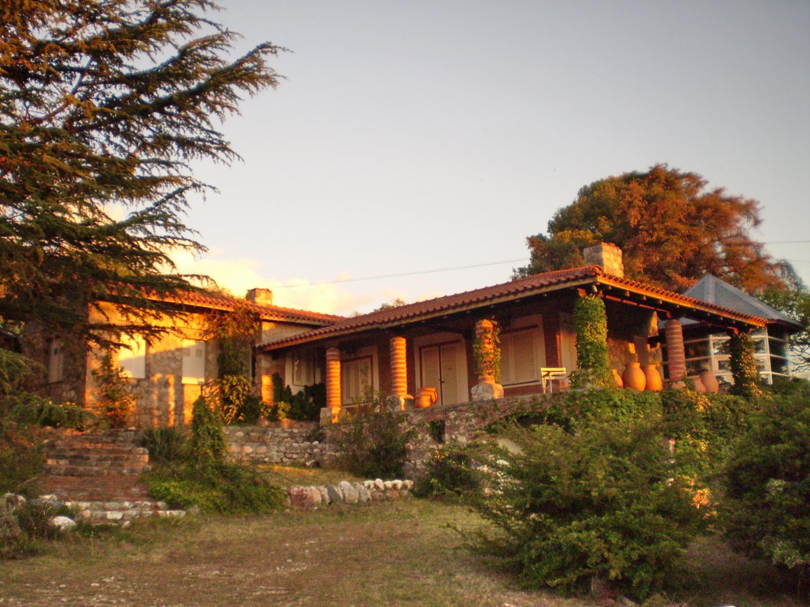 Excelente Chalet con pileta - 13