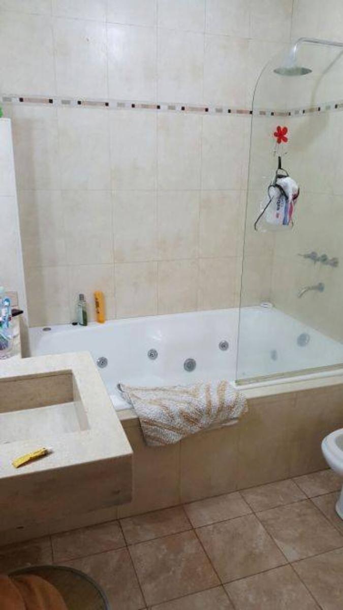 CASA EN VENTA 4 DORMITORIOS TEMPERLEY — foto 7