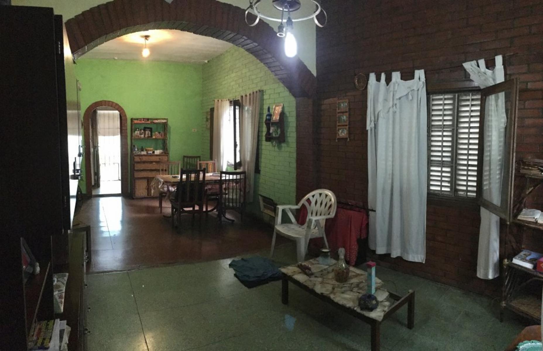 Casa en venta en Malvinas Argentinas (sobre camino de cintura)