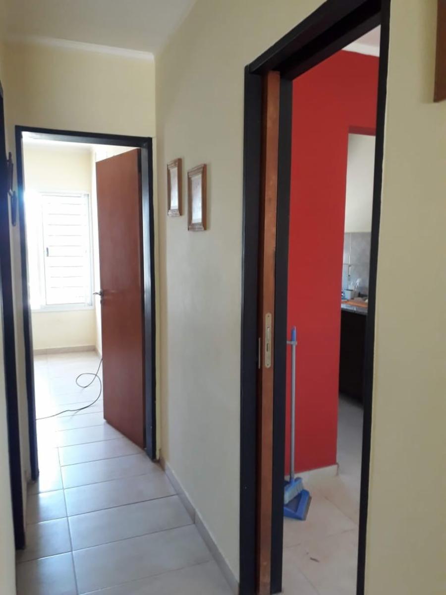 SE VENDE CASA DE 2 DORMITORIOS CON COCHERA - Miguel David y Garrigo. — foto 4
