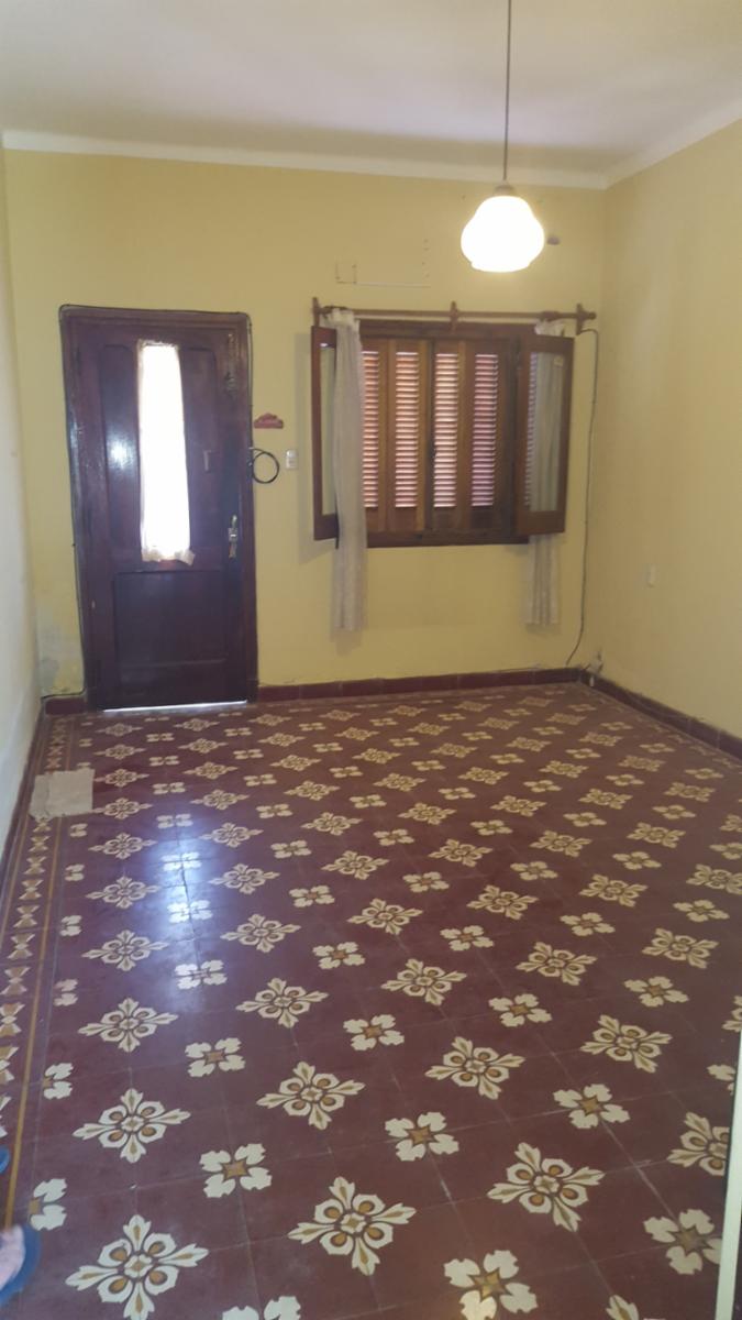 OPORTUNIDAD!! VENDO CASA EN CALLE CLARK Y SUDAMERICA $2M — foto 2