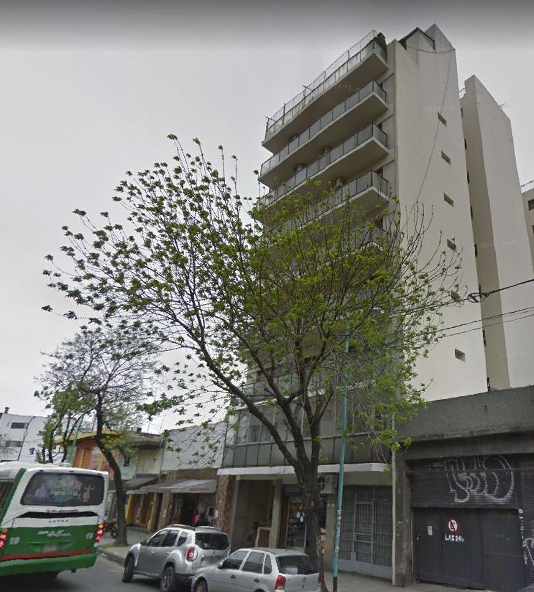 Barracas: 83mts con Balcón al frente y Patio Vieytes 1300 entre California y Alvarado — foto 13