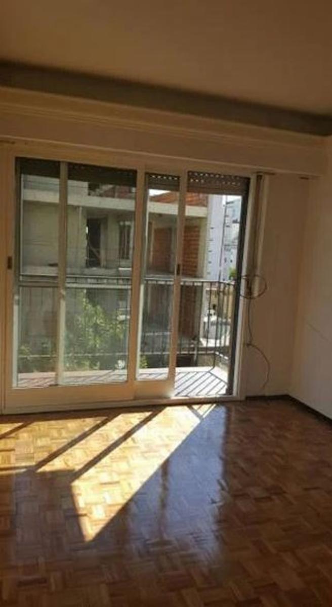 APTO CREDITO Constitución: Amplio 2 Ambientes con balcón cocina completa — foto 2