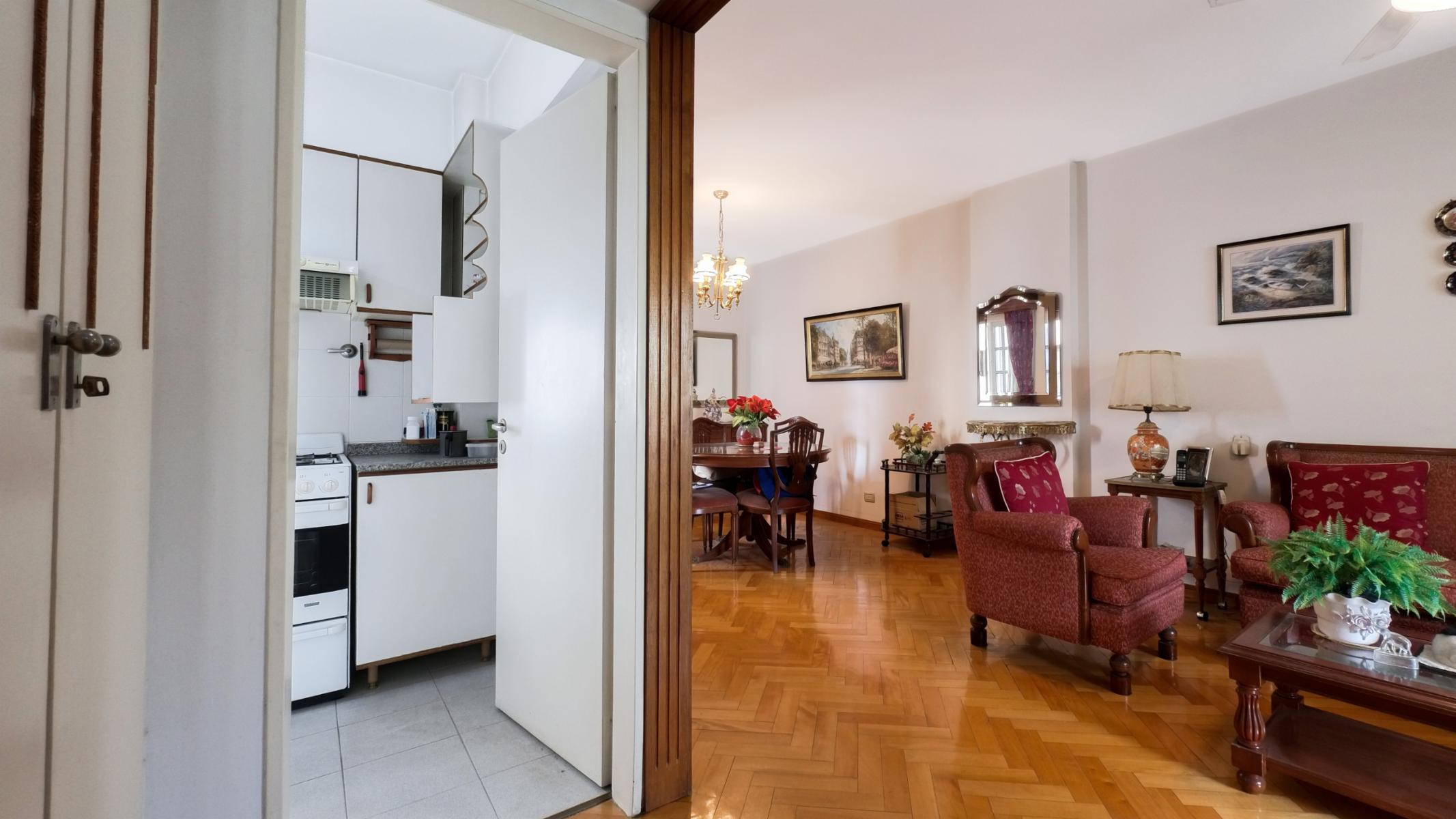 Monserrat 3 ambientes Dormitorio Suite 2 baños cocina lavadero balcón — foto 7