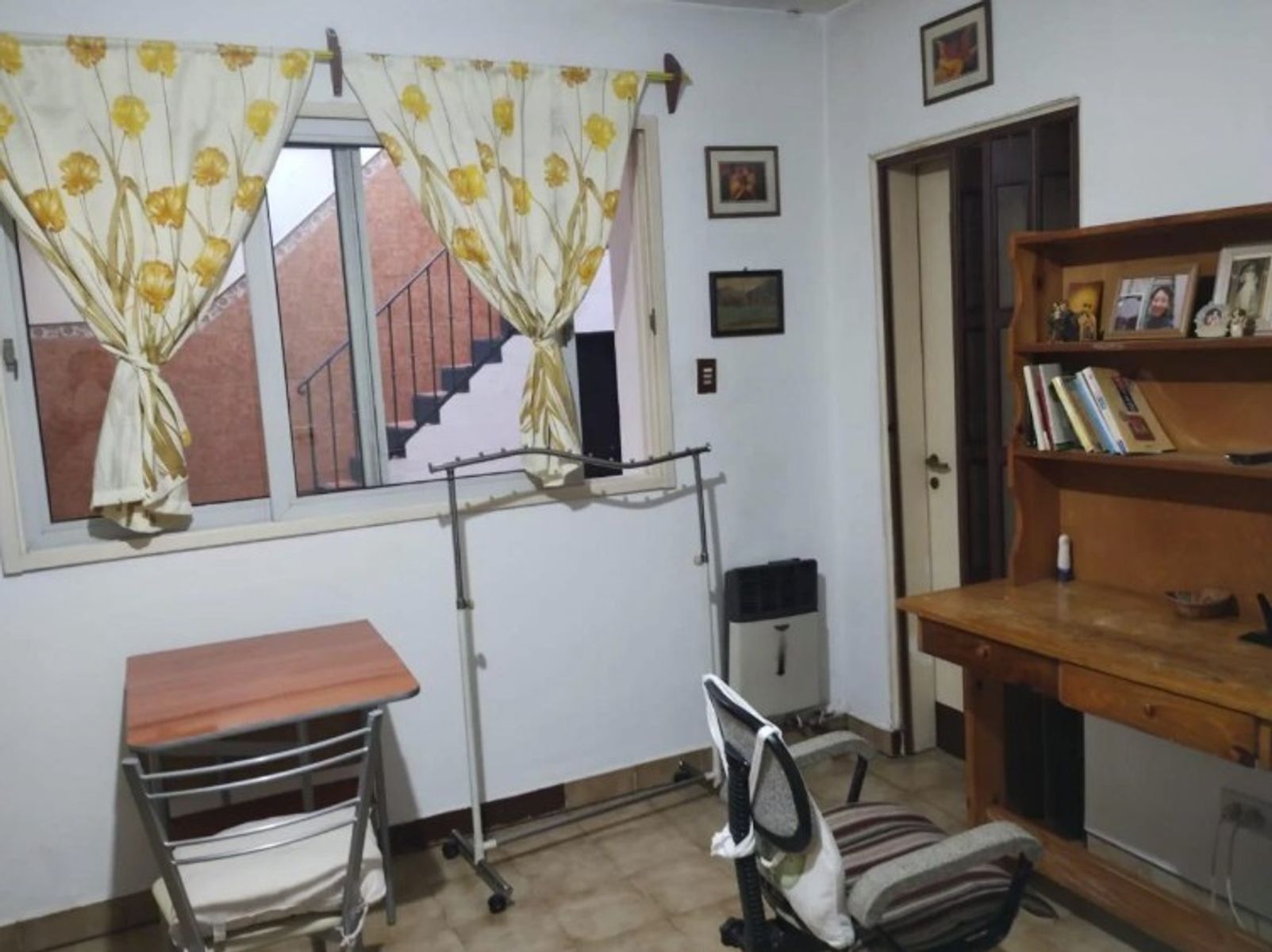 CASA 6 AMBIENTES CON PATIO Y TERRAZA Y LOTE PROPIO — foto 3