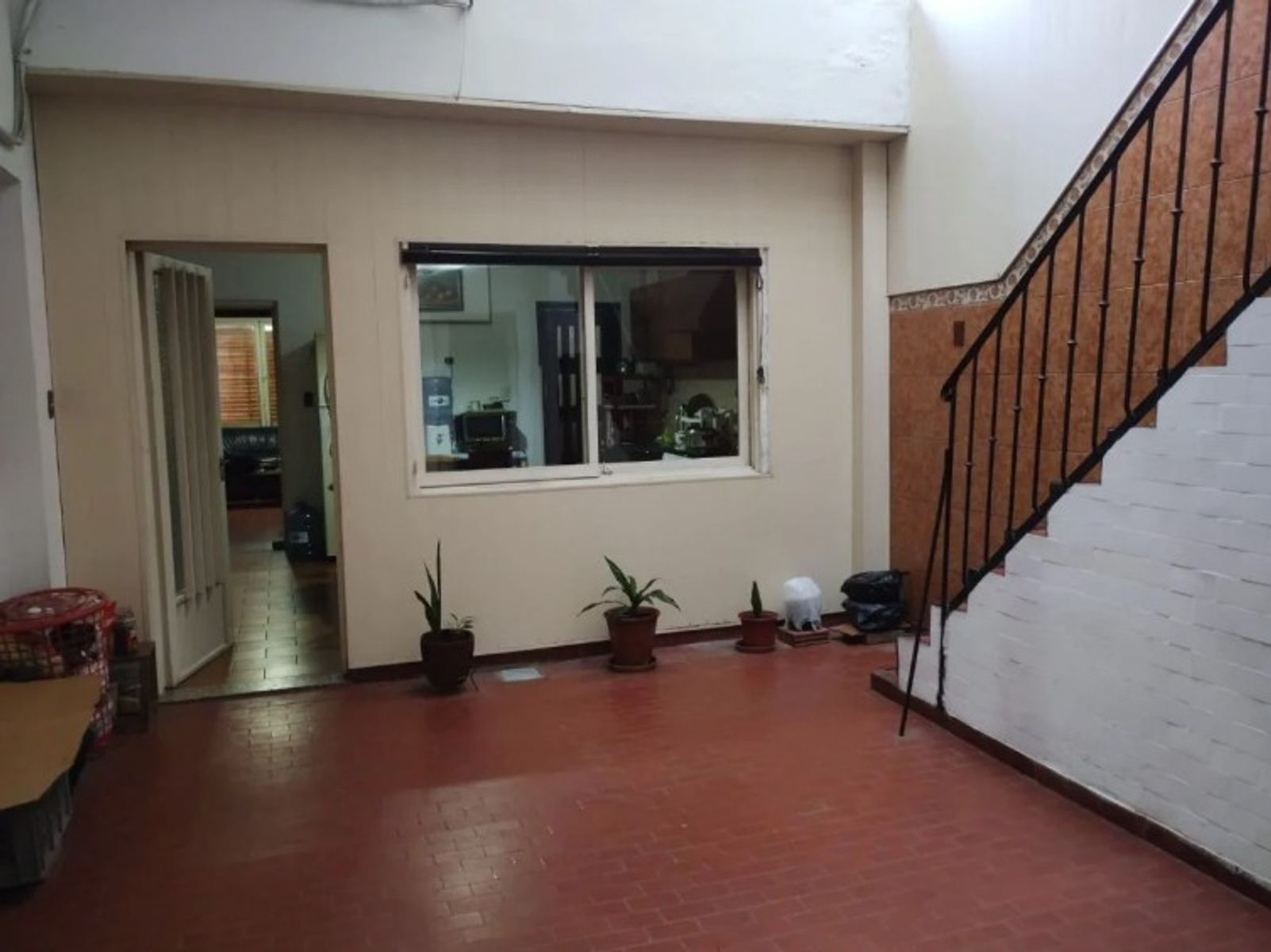 CASA 6 AMBIENTES CON PATIO Y TERRAZA Y LOTE PROPIO — foto 4