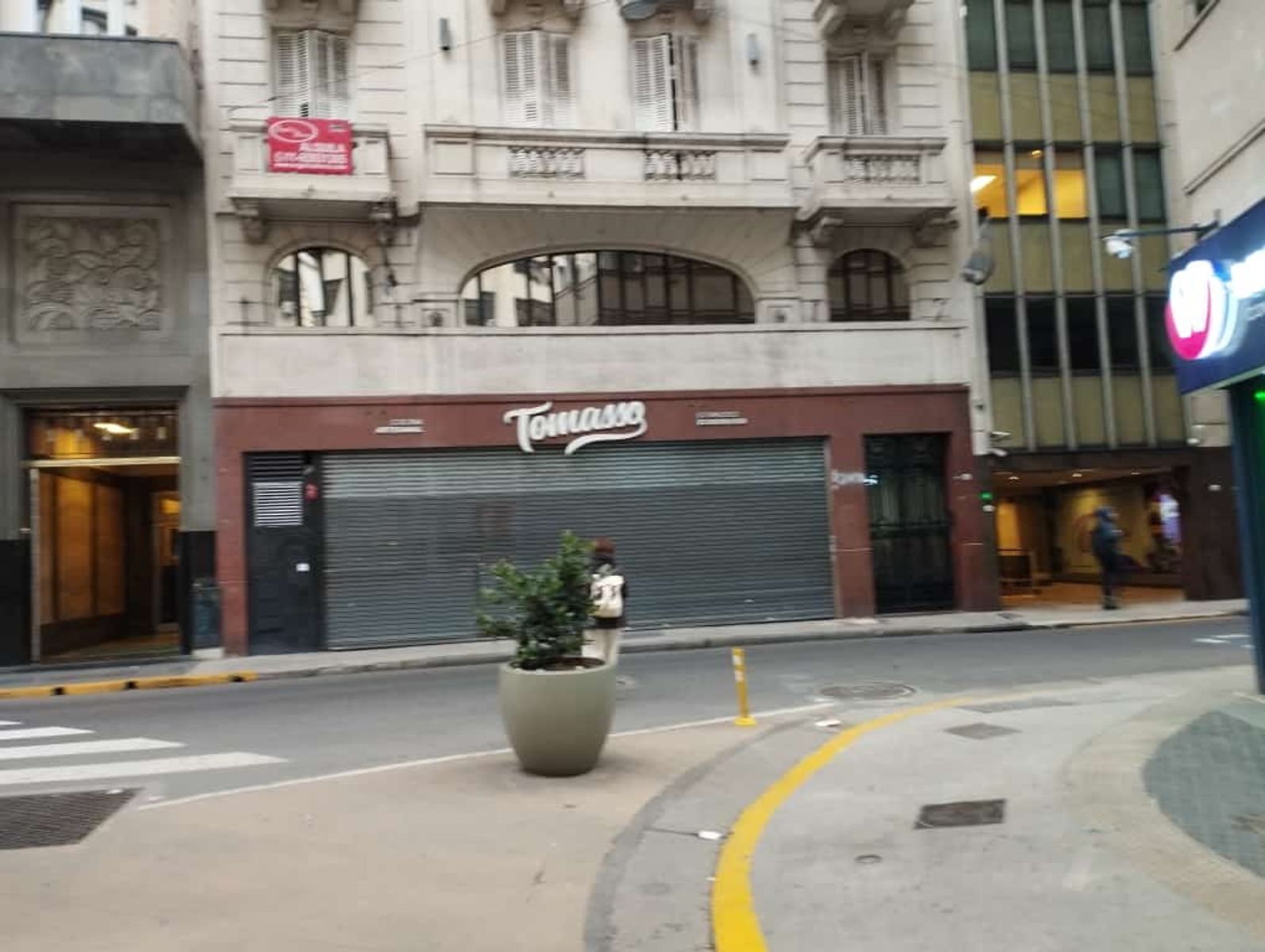 Obelisco - LOCAL 1er. piso - SIN EXPENSAS Rubro varios - 24