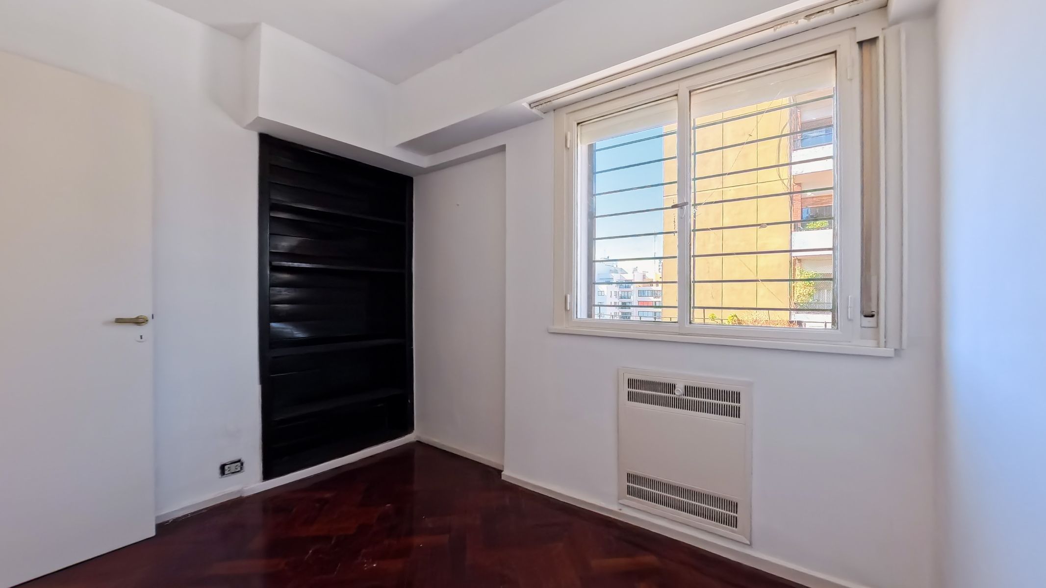Excelente 3 Ambientes en Esquina con Balcón Corrido - Súper Luminoso yen Ubicación Privilegiada — foto 11