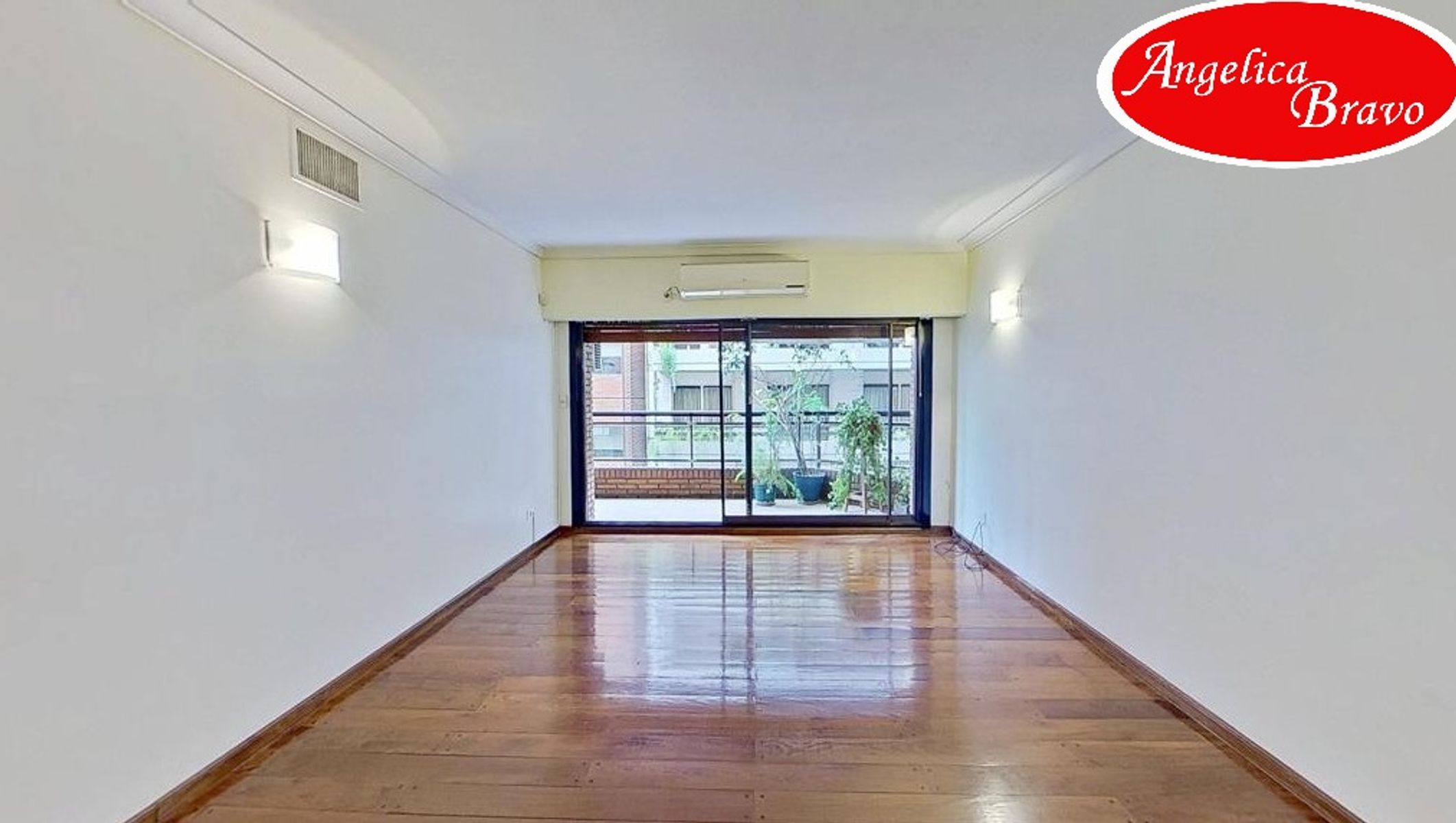 Retiro PISO 4 ambientes con dependencia de servicio, 2 cómodas cocheras y amplia baulera. - 2