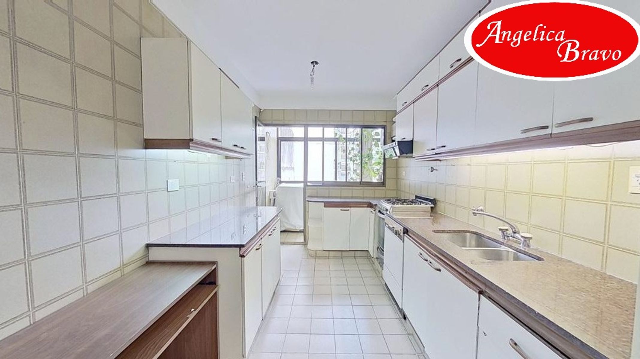 Retiro PISO 4 ambientes con dependencia de servicio, 2 cómodas cocheras y amplia baulera. - 19