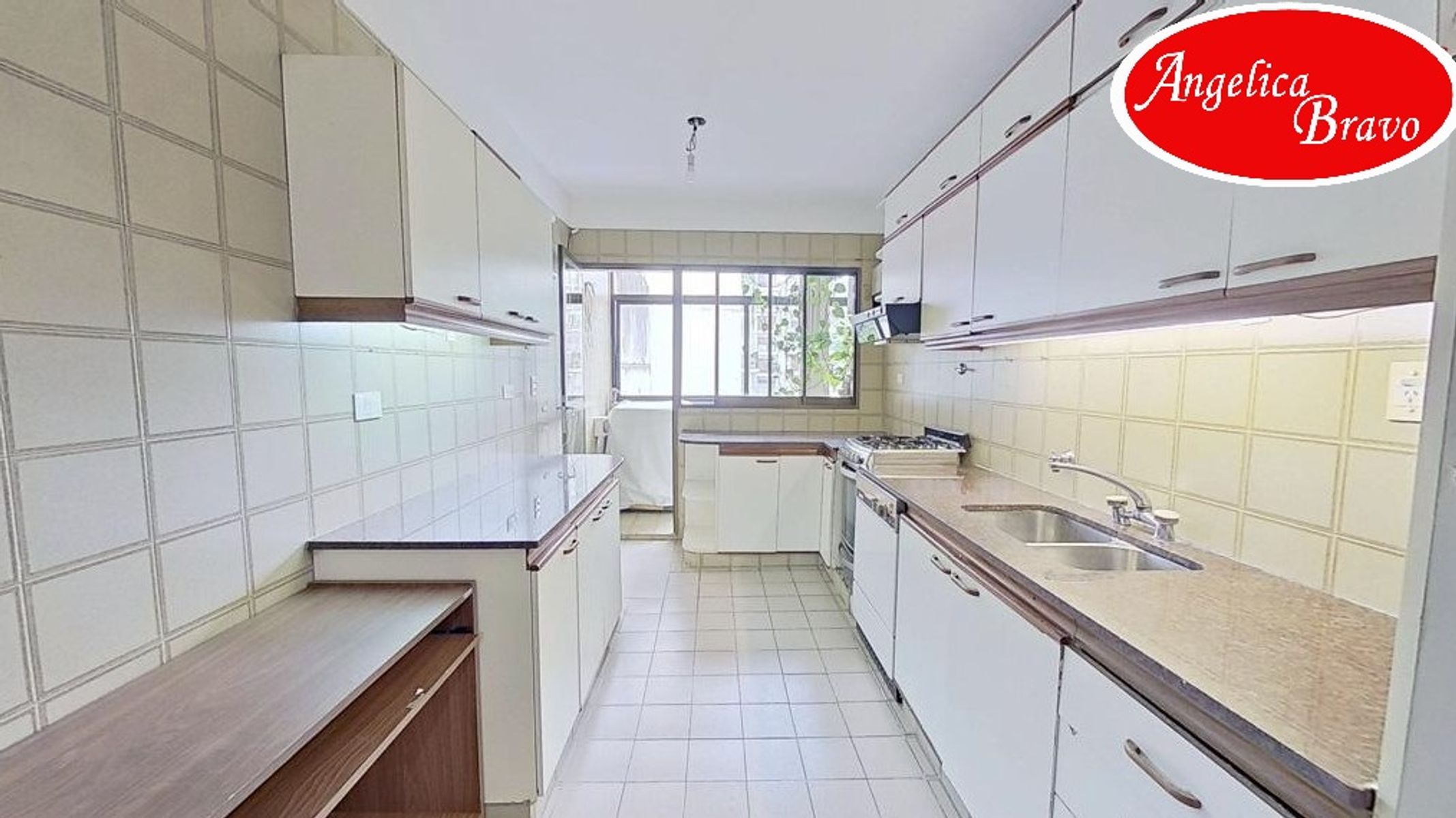 Retiro PISO 4 ambientes con dependencia de servicio, 2 cómodas cocheras y amplia baulera. - 21