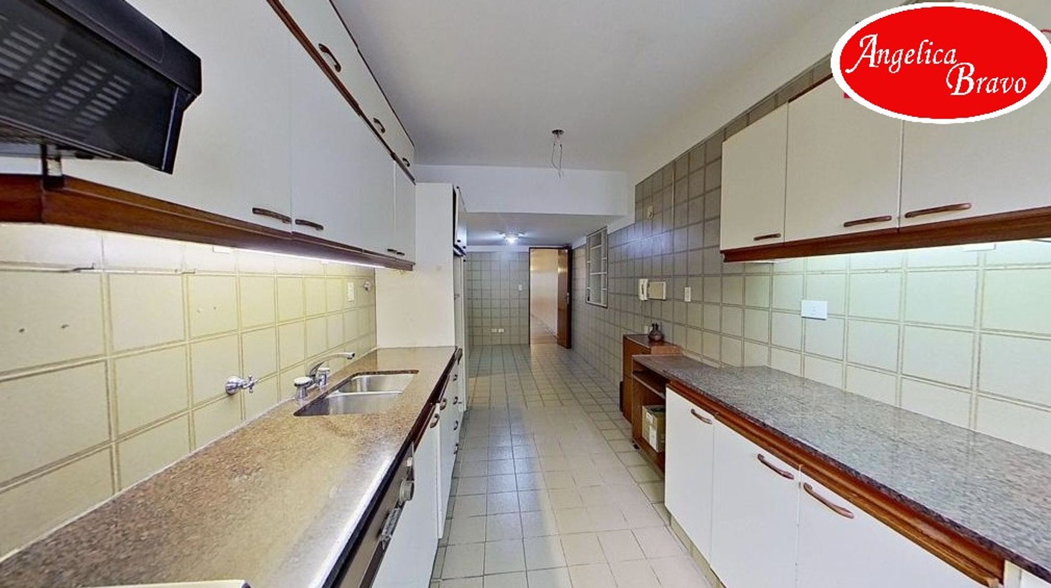 Retiro PISO 4 ambientes con dependencia de servicio, 2 cómodas cocheras y amplia baulera. - 22