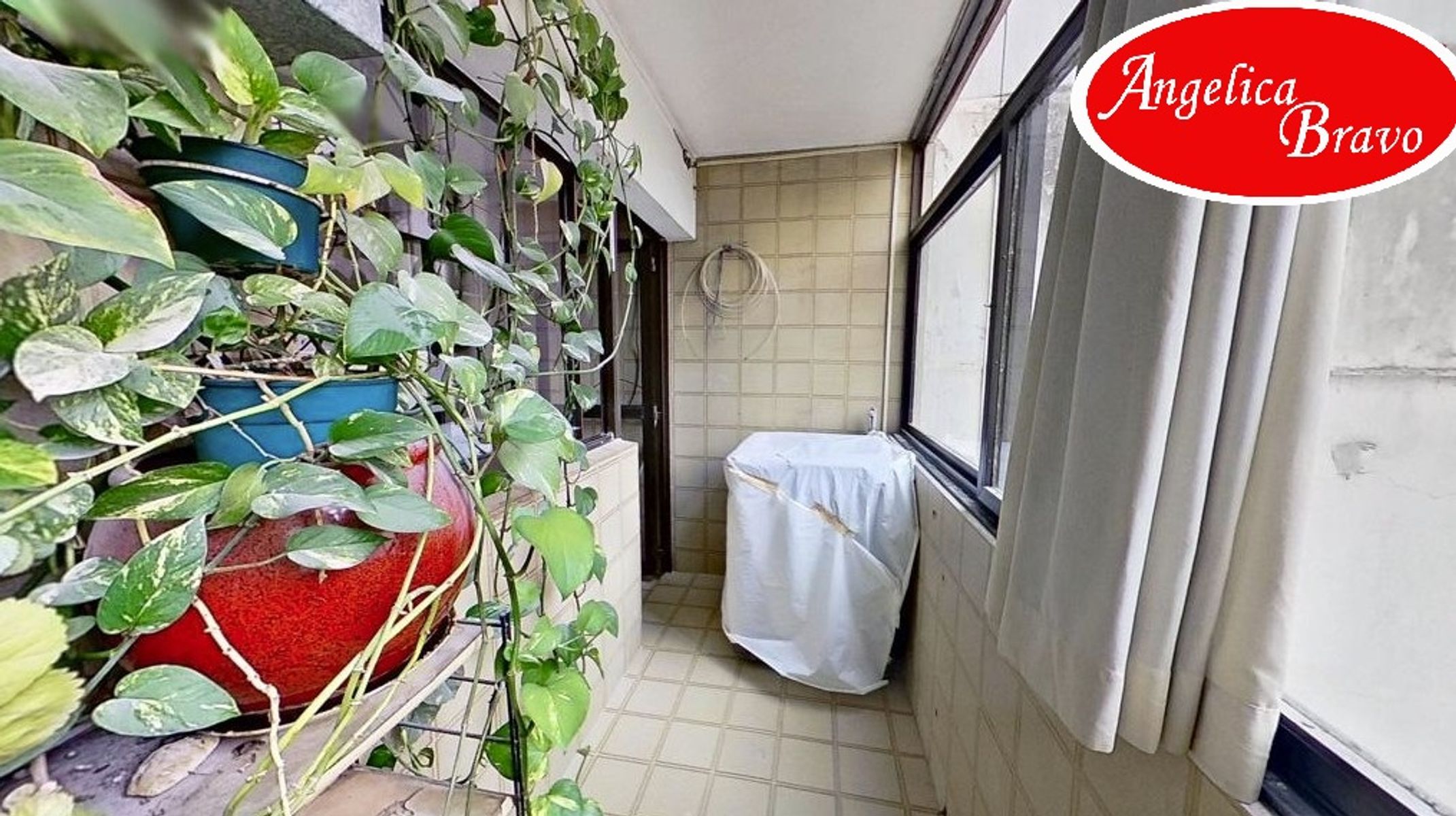 Retiro PISO 4 ambientes con dependencia de servicio, 2 cómodas cocheras y amplia baulera. - 25