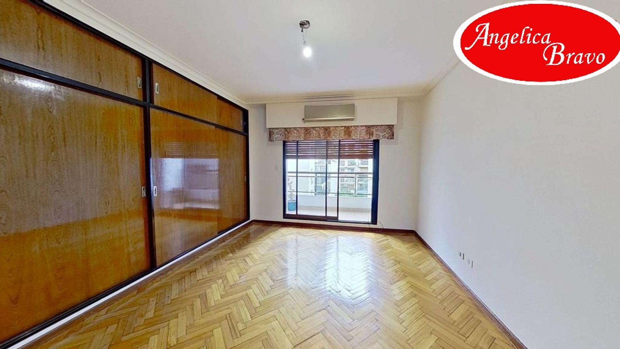 Retiro PISO 4 ambientes con dependencia de servicio, 2 cómodas cocheras y amplia baulera. - 33