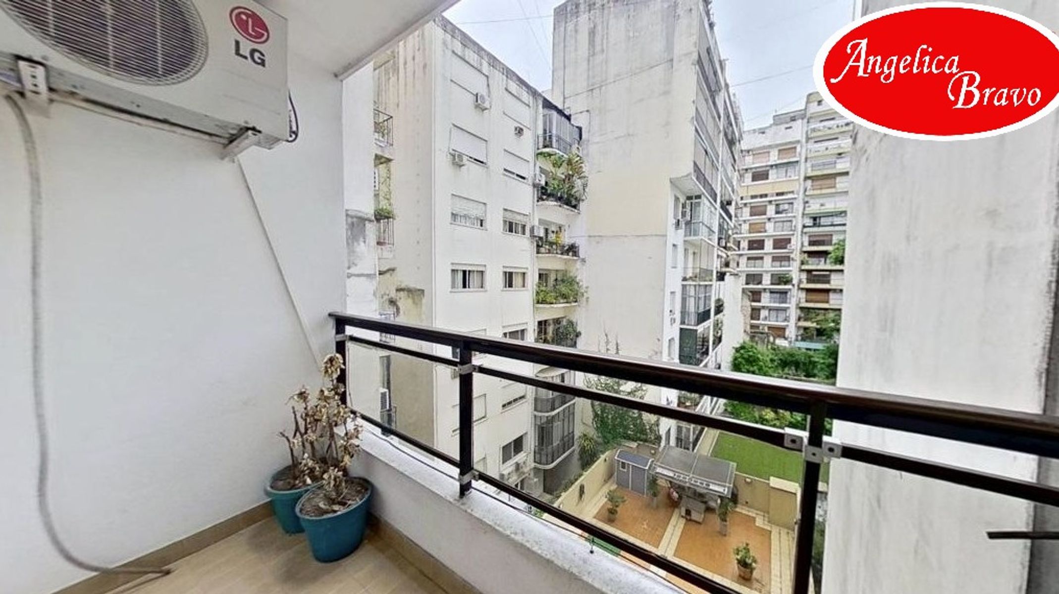 Retiro PISO 4 ambientes con dependencia de servicio, 2 cómodas cocheras y amplia baulera. - 35