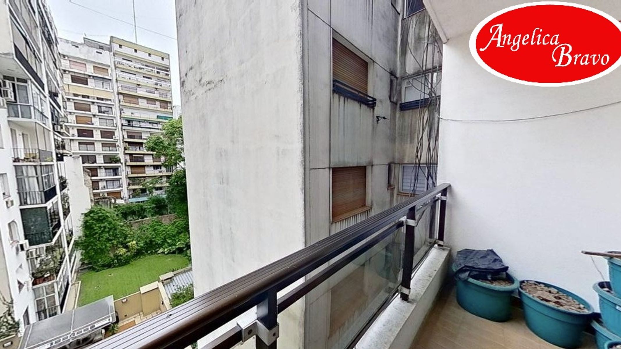 Retiro PISO 4 ambientes con dependencia de servicio, 2 cómodas cocheras y amplia baulera. - 36