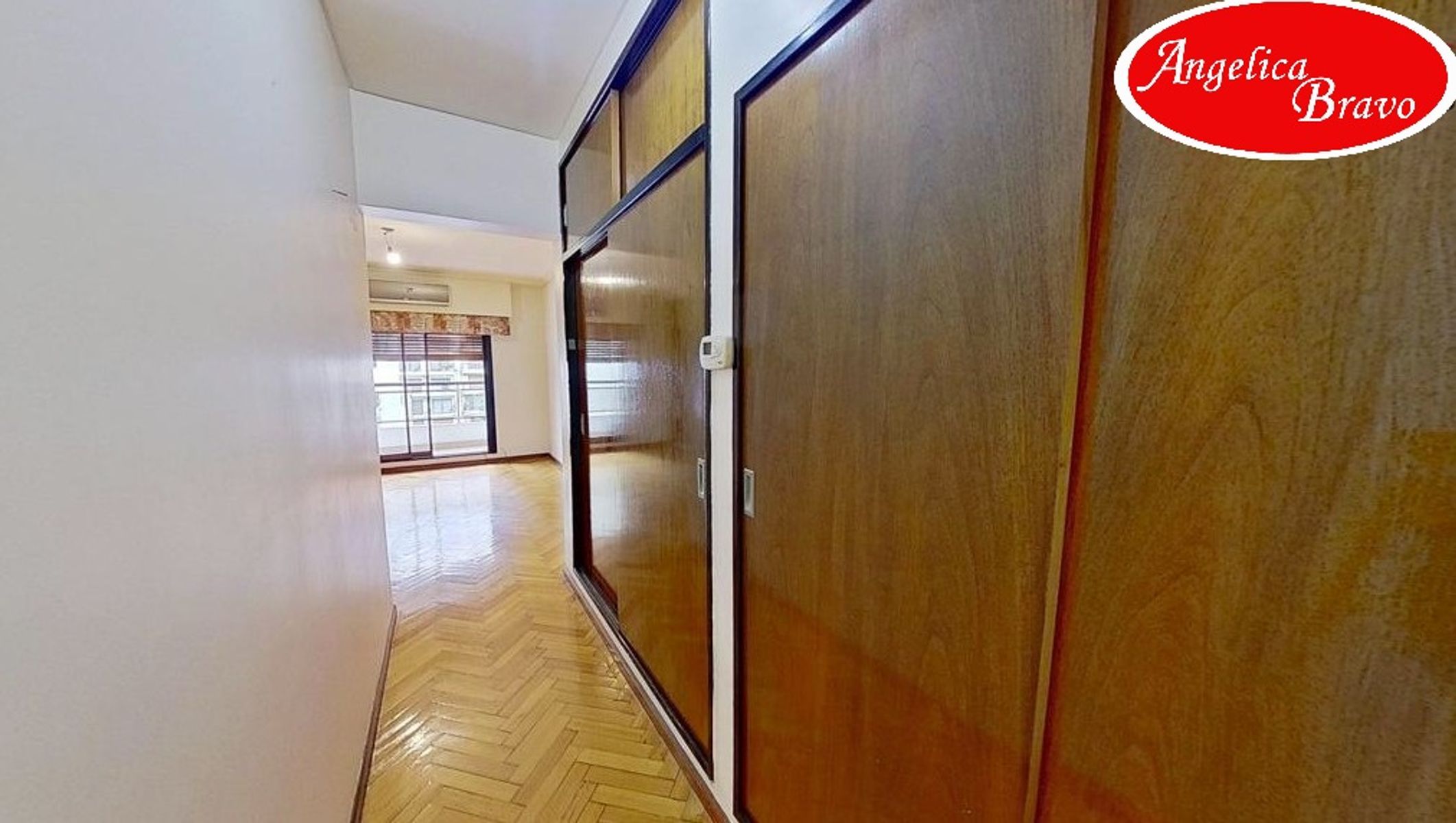 Retiro PISO 4 ambientes con dependencia de servicio, 2 cómodas cocheras y amplia baulera. - 44