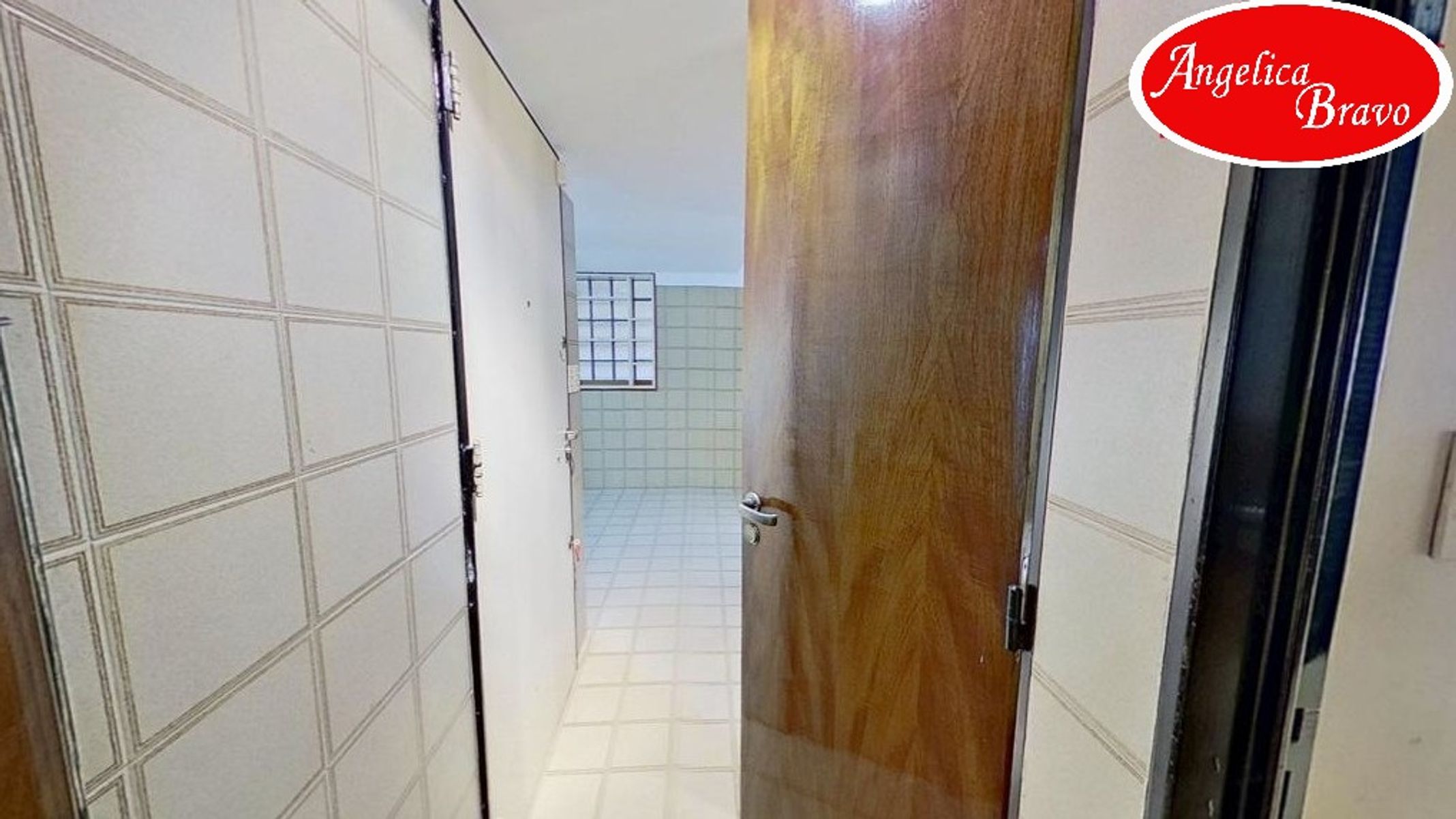 Retiro PISO 4 ambientes con dependencia de servicio, 2 cómodas cocheras y amplia baulera. - 46