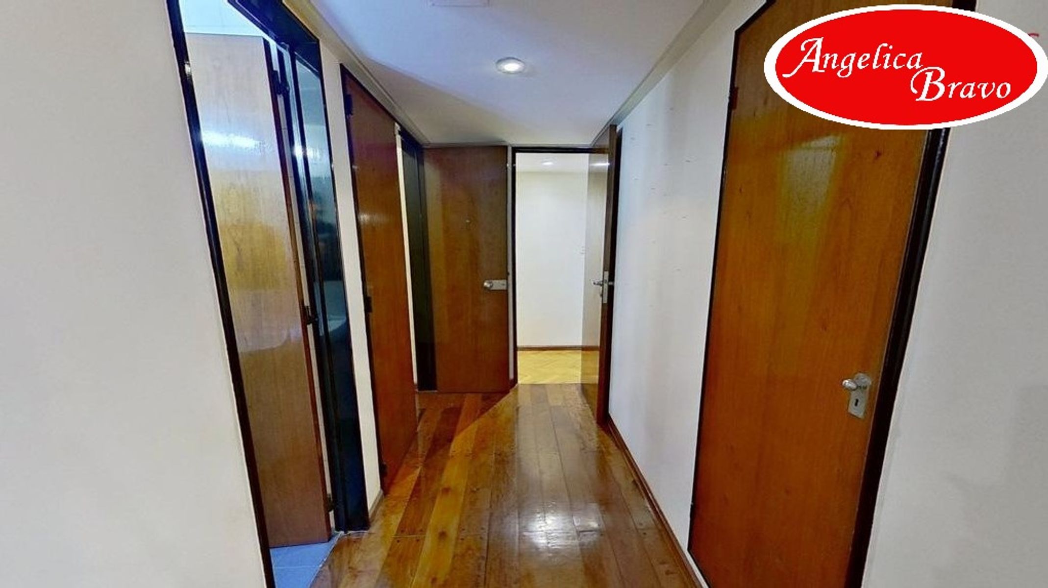 Retiro PISO 4 ambientes con dependencia de servicio, 2 cómodas cocheras y amplia baulera. - 49