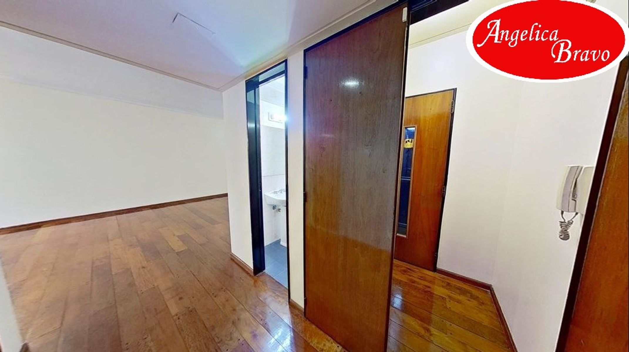 Retiro PISO 4 ambientes con dependencia de servicio, 2 cómodas cocheras y amplia baulera. - 53
