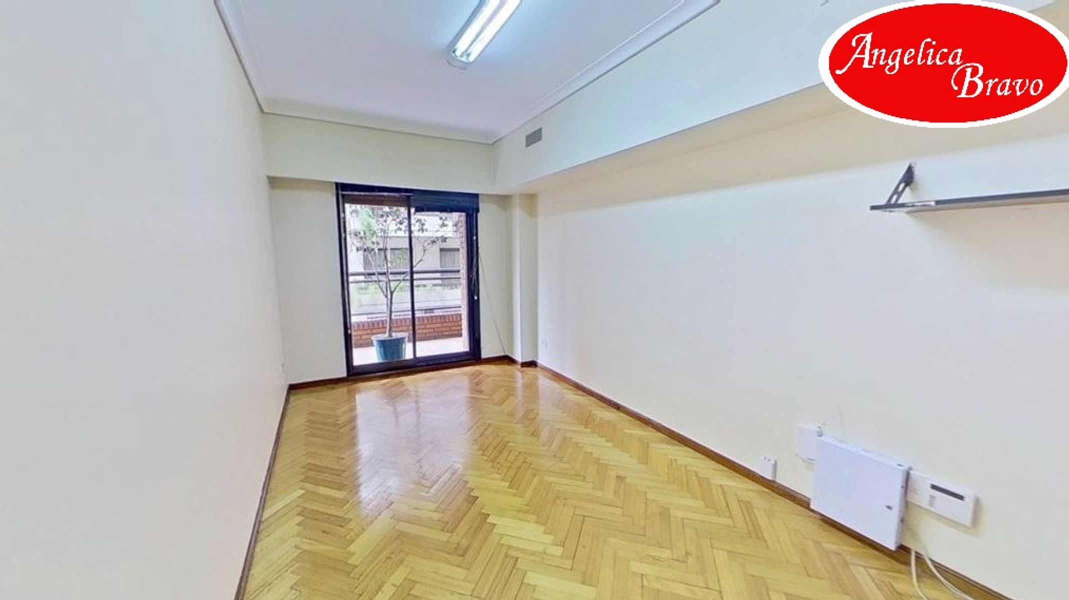 Retiro PISO 4 ambientes con dependencia de servicio, 2 cómodas cocheras y amplia baulera. - 62
