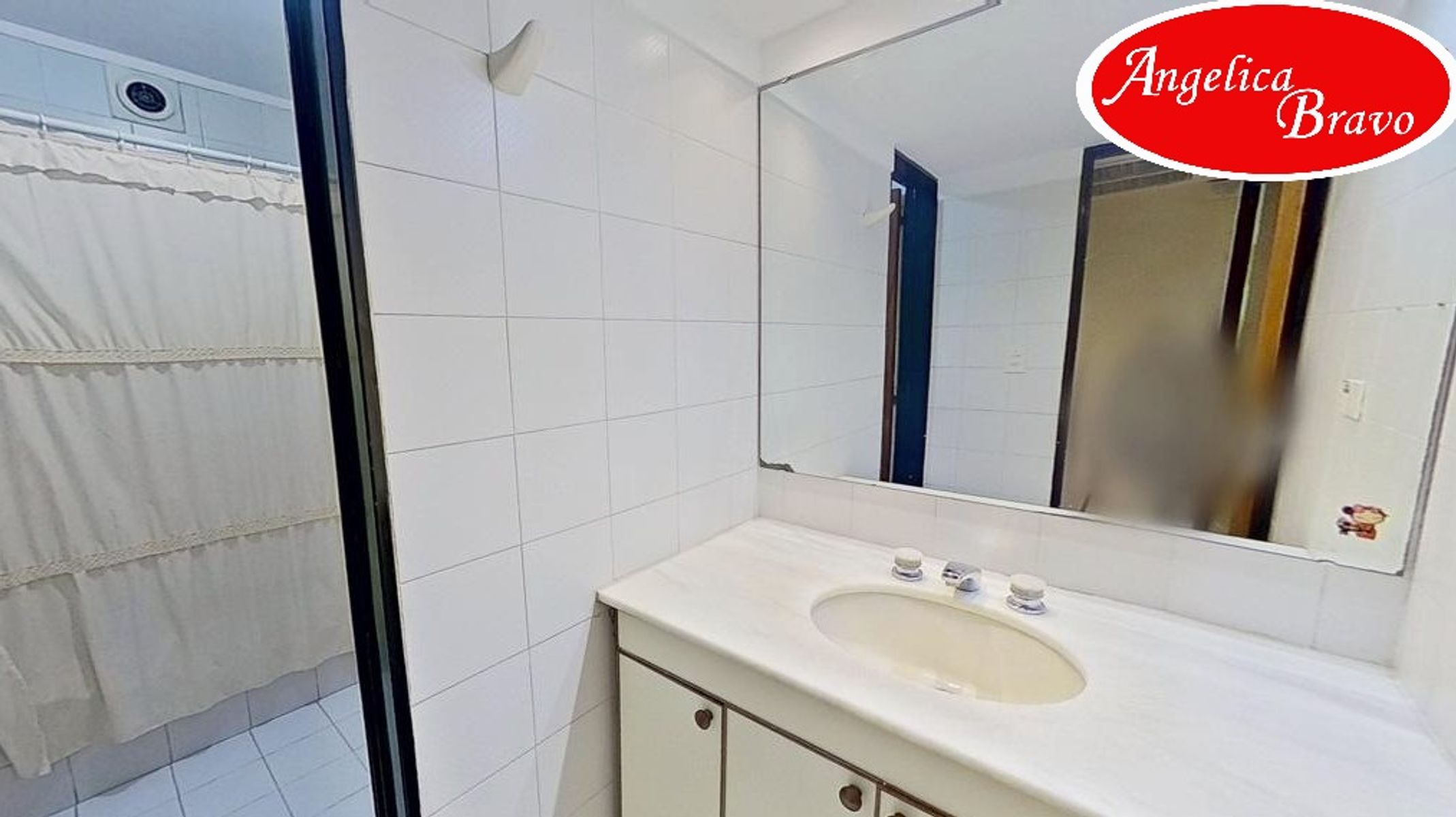 Retiro PISO 4 ambientes con dependencia de servicio, 2 cómodas cocheras y amplia baulera. - 66