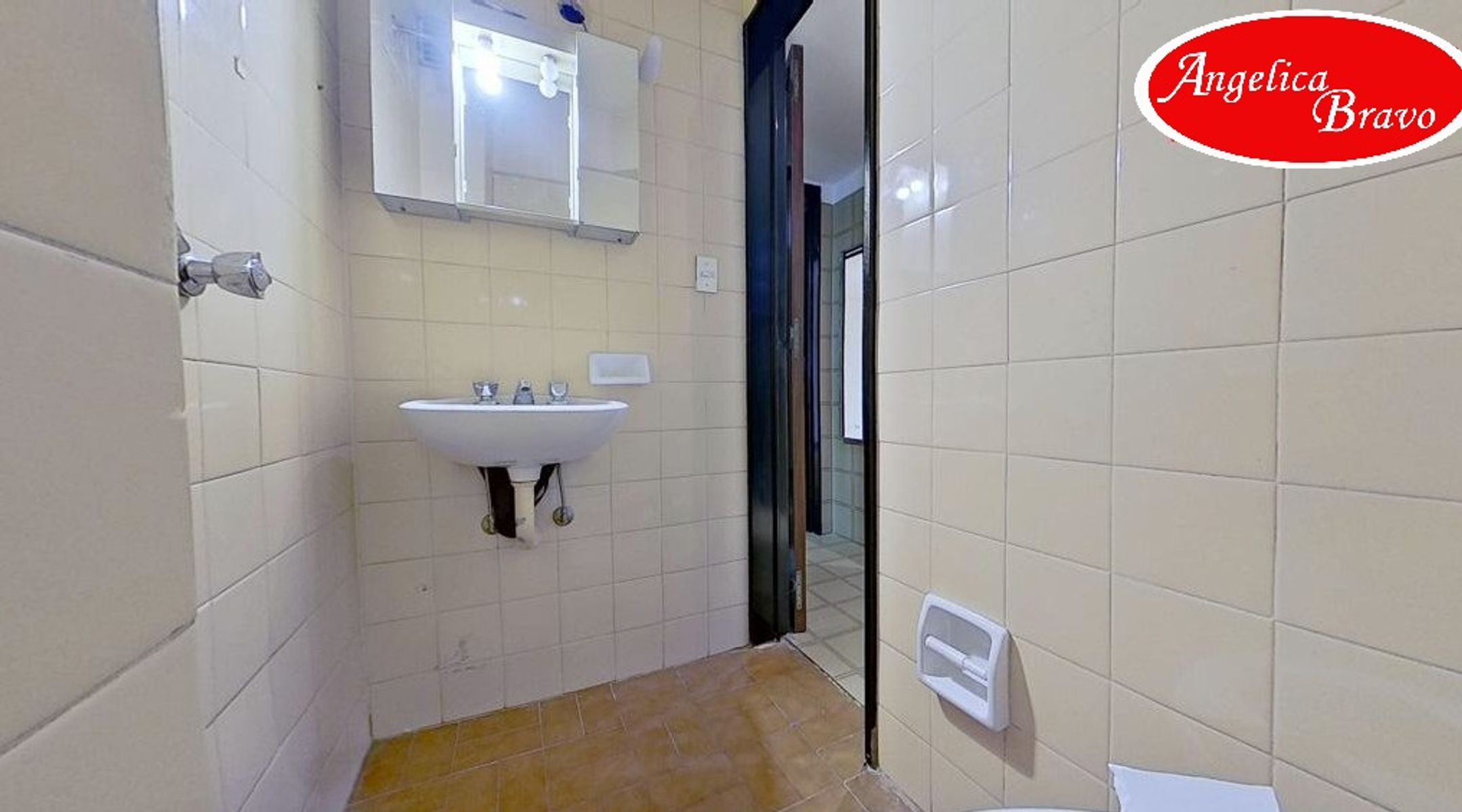 Retiro PISO 4 ambientes con dependencia de servicio, 2 cómodas cocheras y amplia baulera. - 68