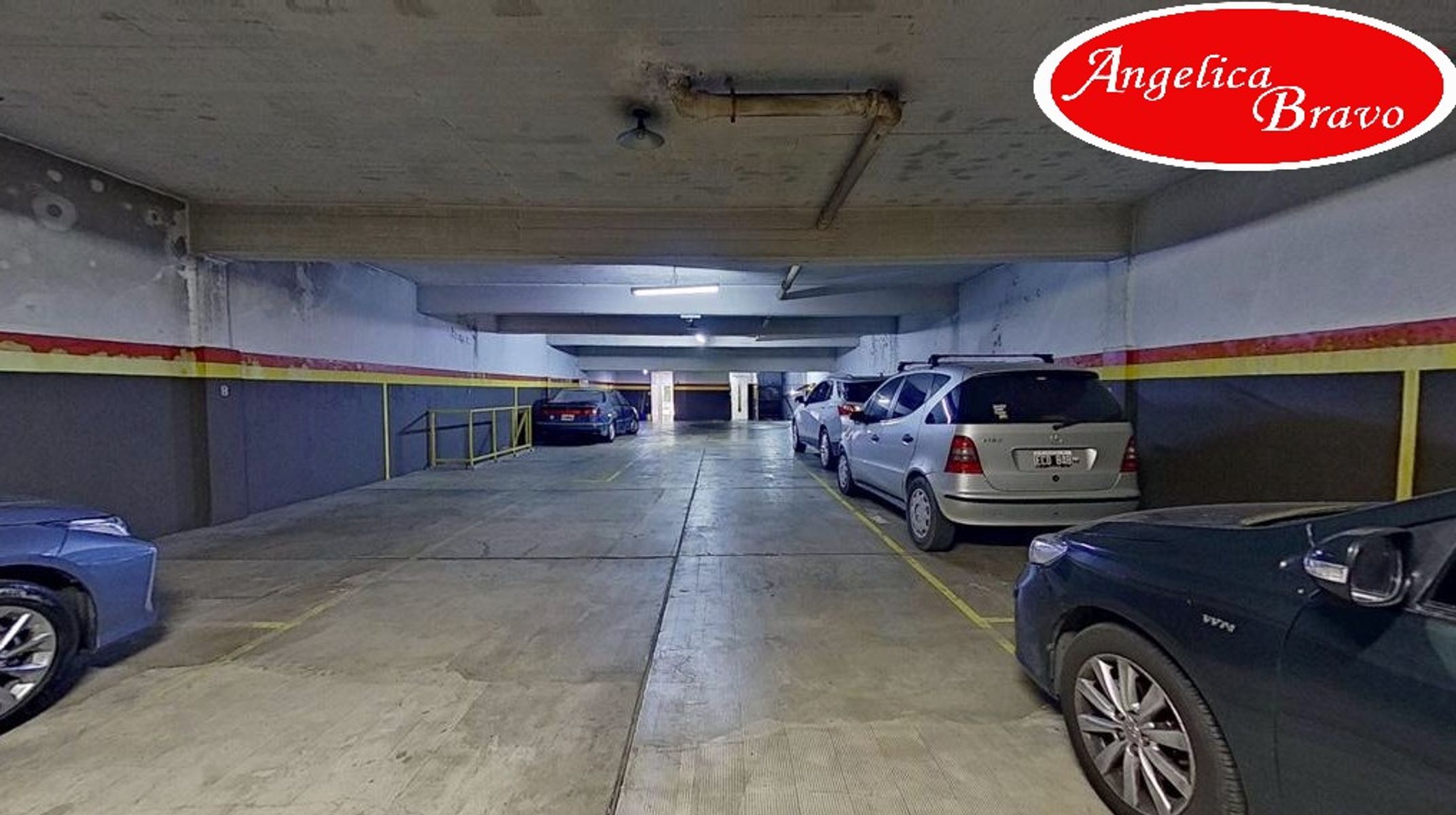 Retiro PISO 4 ambientes con dependencia de servicio, 2 cómodas cocheras y amplia baulera. - 70